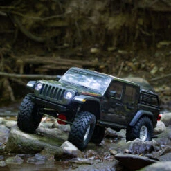 Axial 1/10 SCX10 III Jeep JT Gladiator Rock Crawler With Portals RTR *BLACK (ALT AXI03006T1) -Arrma Store AXI03006T1 A27 1PSIB5E6 54165.1602801510