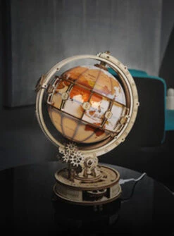 Roest003 Luminous Globe